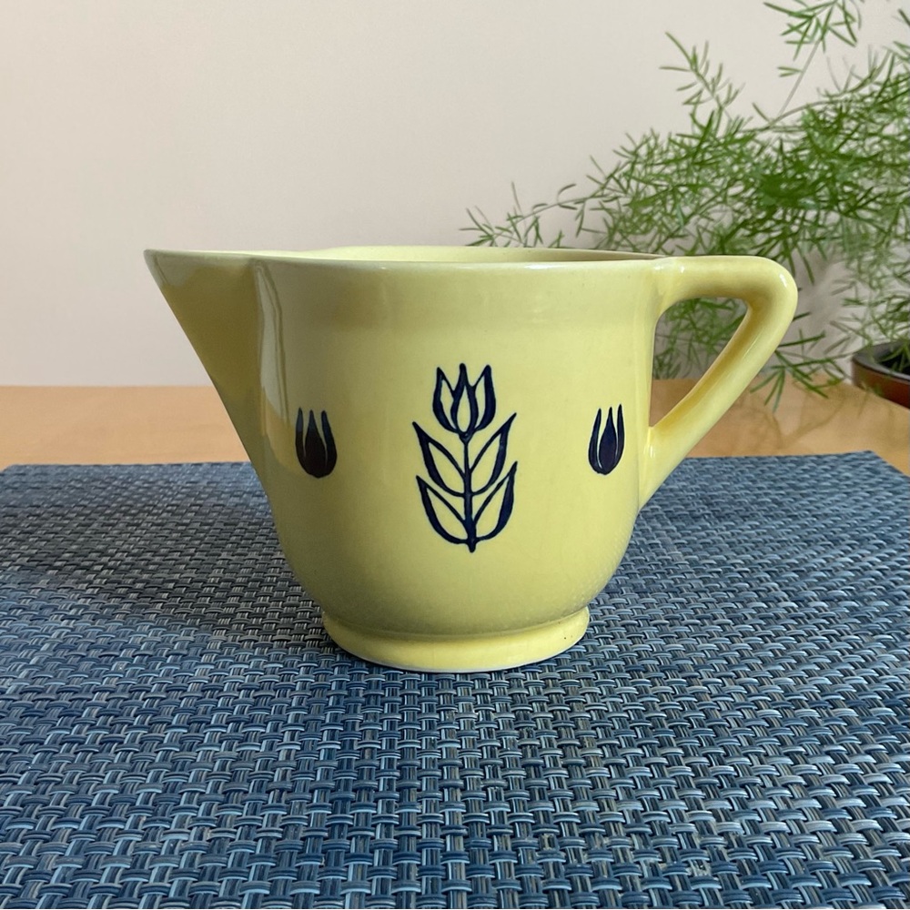 Vintage Cronin Pottery Yellow Tulip Creamer Blue Dutch Floral MCM USA - Picture 4 of 16